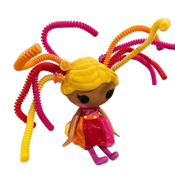 Lalaloopsy silly hair doll with bendable locks, movable arms, legs and barrettes - Picture 3 of 11
